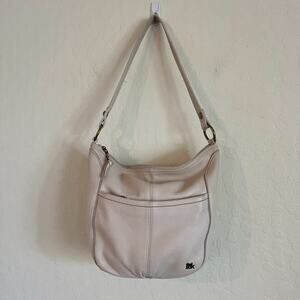 The Sak Iris Leather Shoulder Bag Purse Hobo Tote Handbag Ivory Classic Pockets